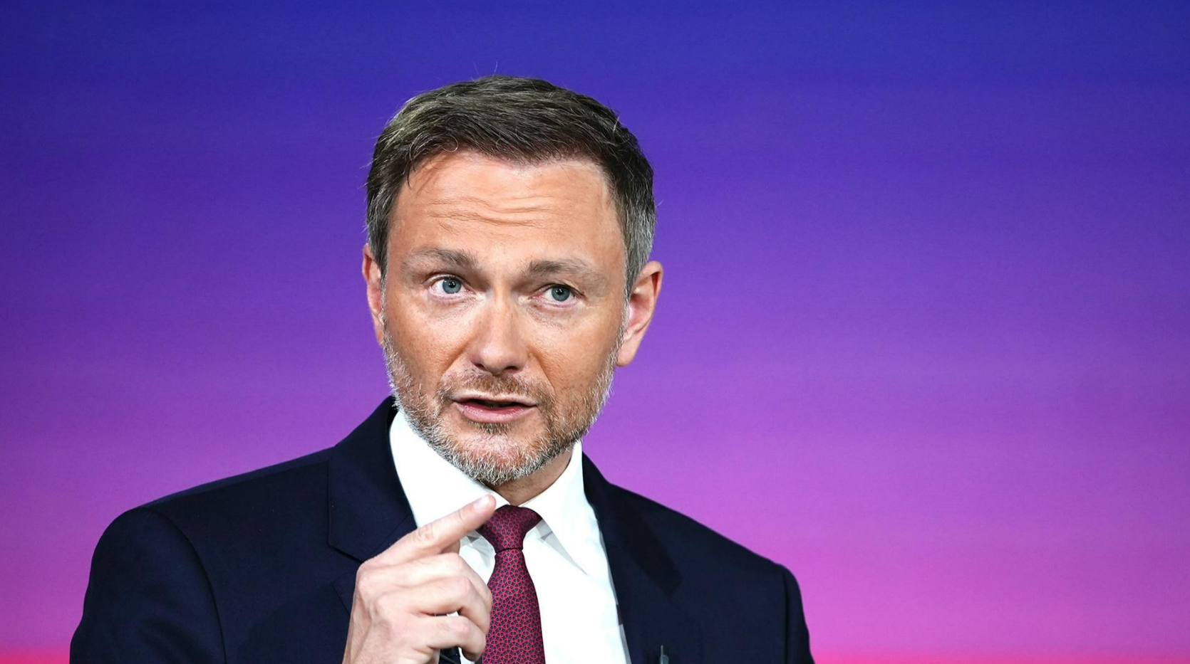 Schmeißt die FDP hin? Basis der FDP fordert Parteispitze zum Austritt aus der Ampelregierung auf!