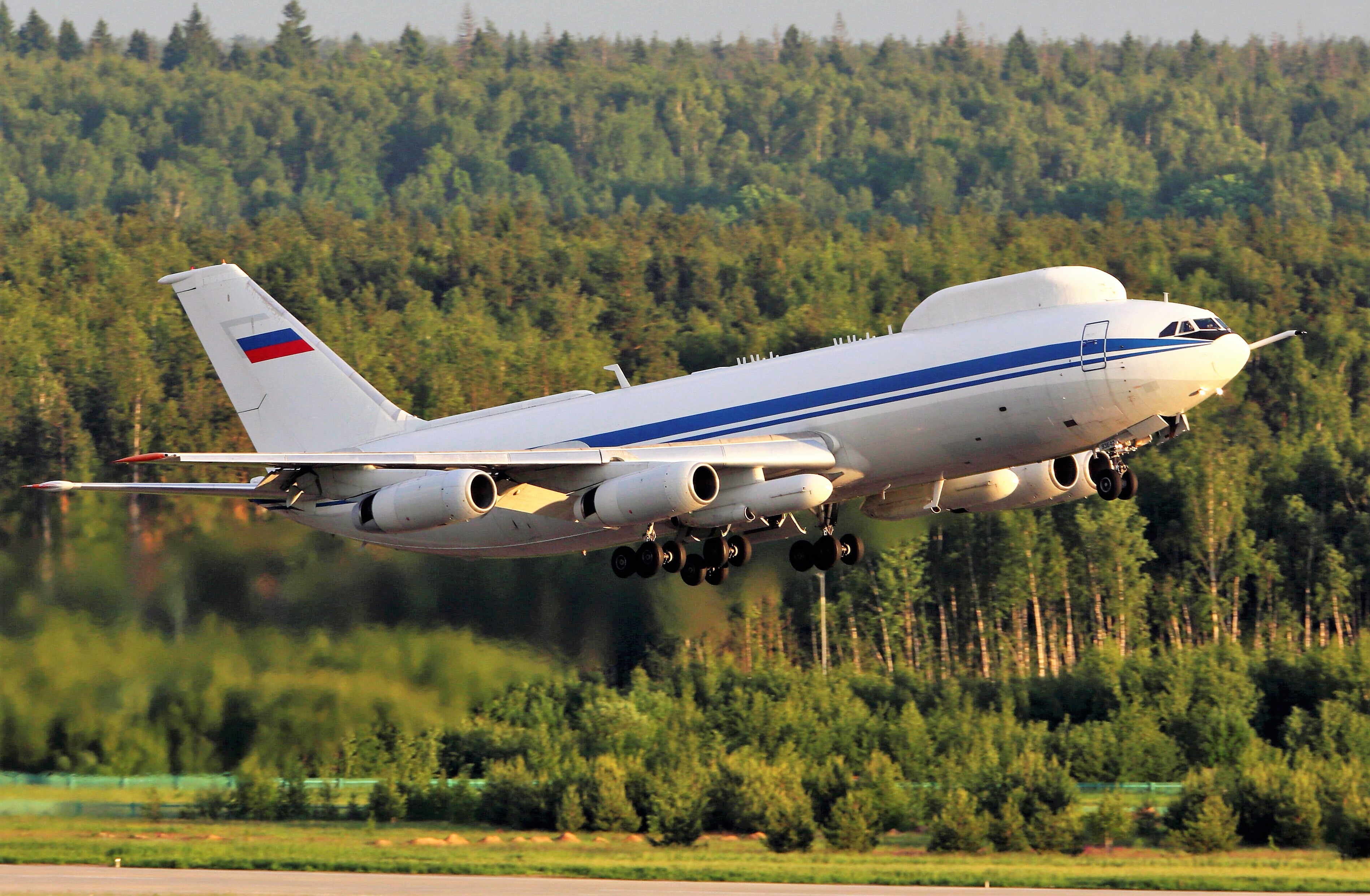 Beunruhigend! Putins startet seinen Weltuntergangs-Flieger! Steht ein Atomschlag der Russen kurz bevor?
