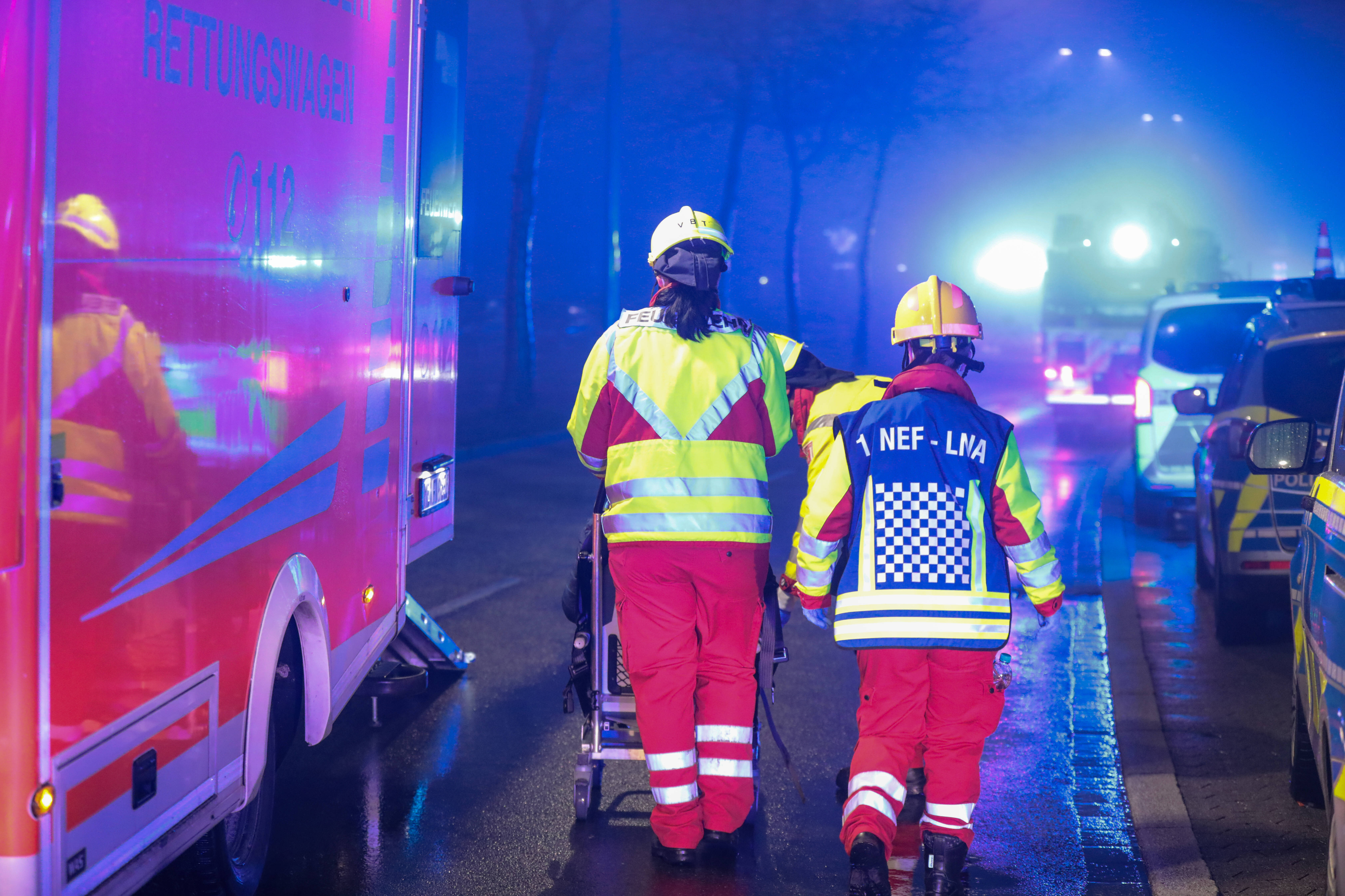 Tödlicher Unfall auf dem Schulweg! Junge Bikerin stirbt nach frontal Crash!
