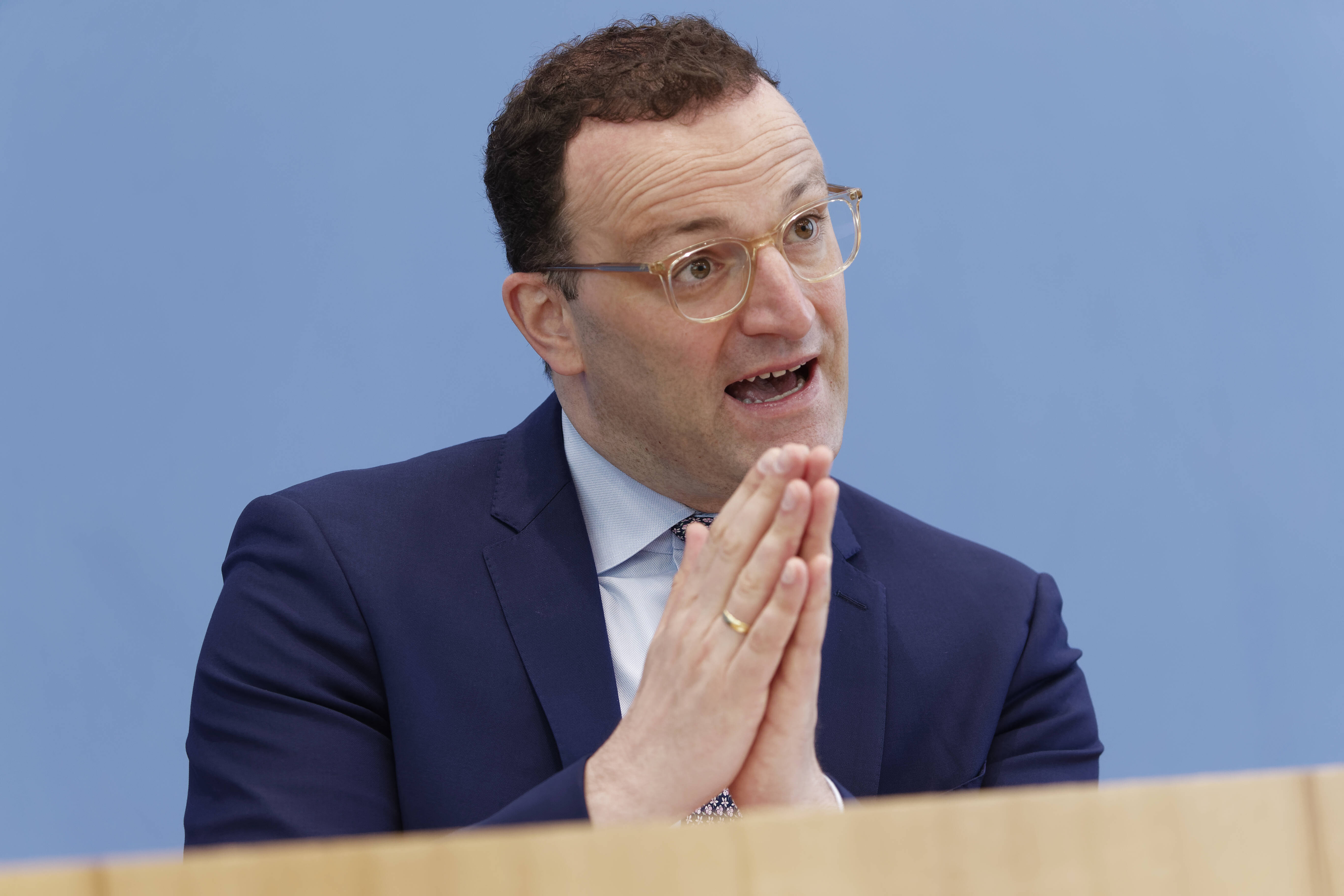 Jens Spahn vor Gericht! Ehemaligen Gesundheitsminister platz der Kragen - was ist der Grund?