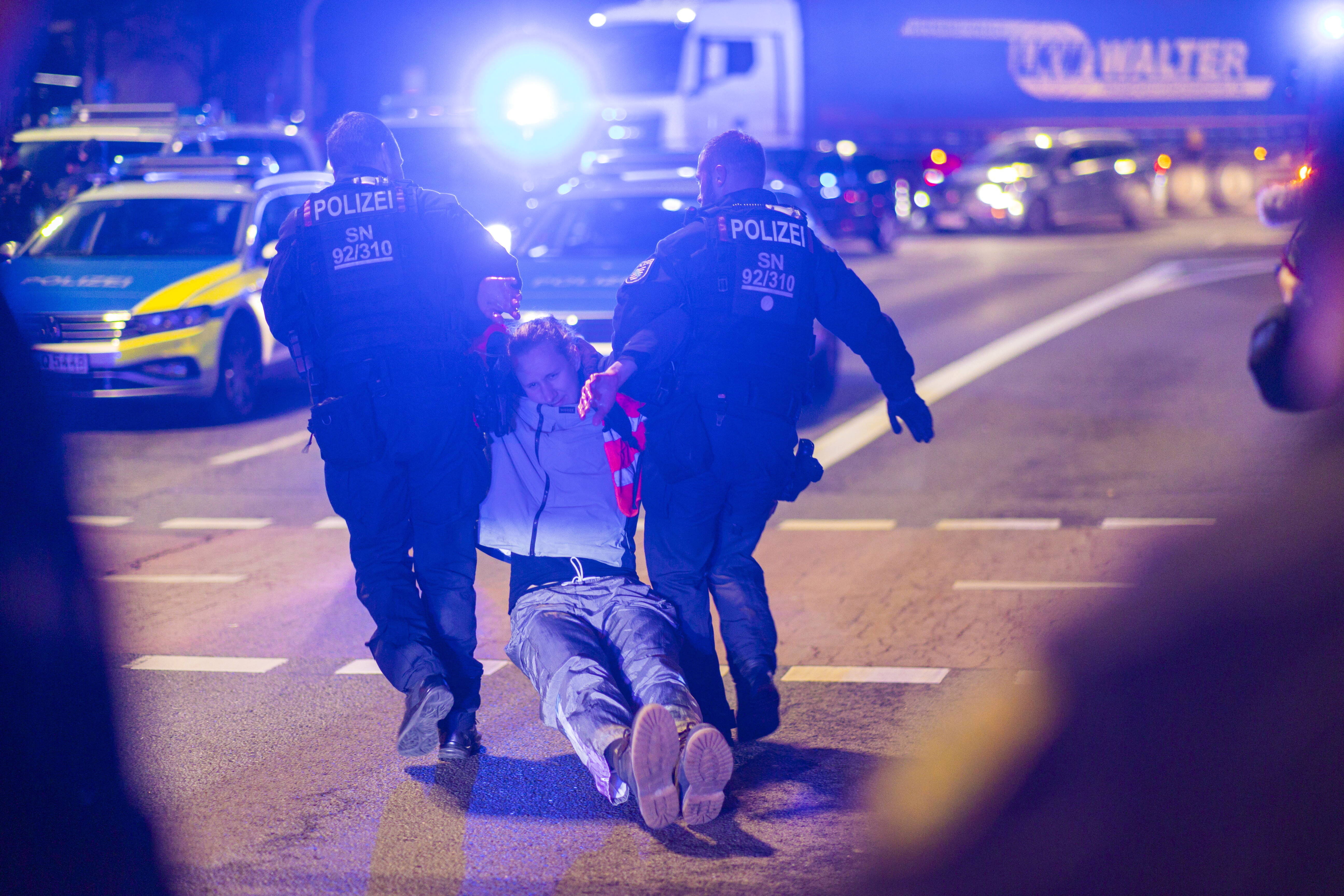 Attentat auf AfD-Politiker in Augsburg! Waren es Migranten? Das sagt die Polizei zu dem Vorfall
