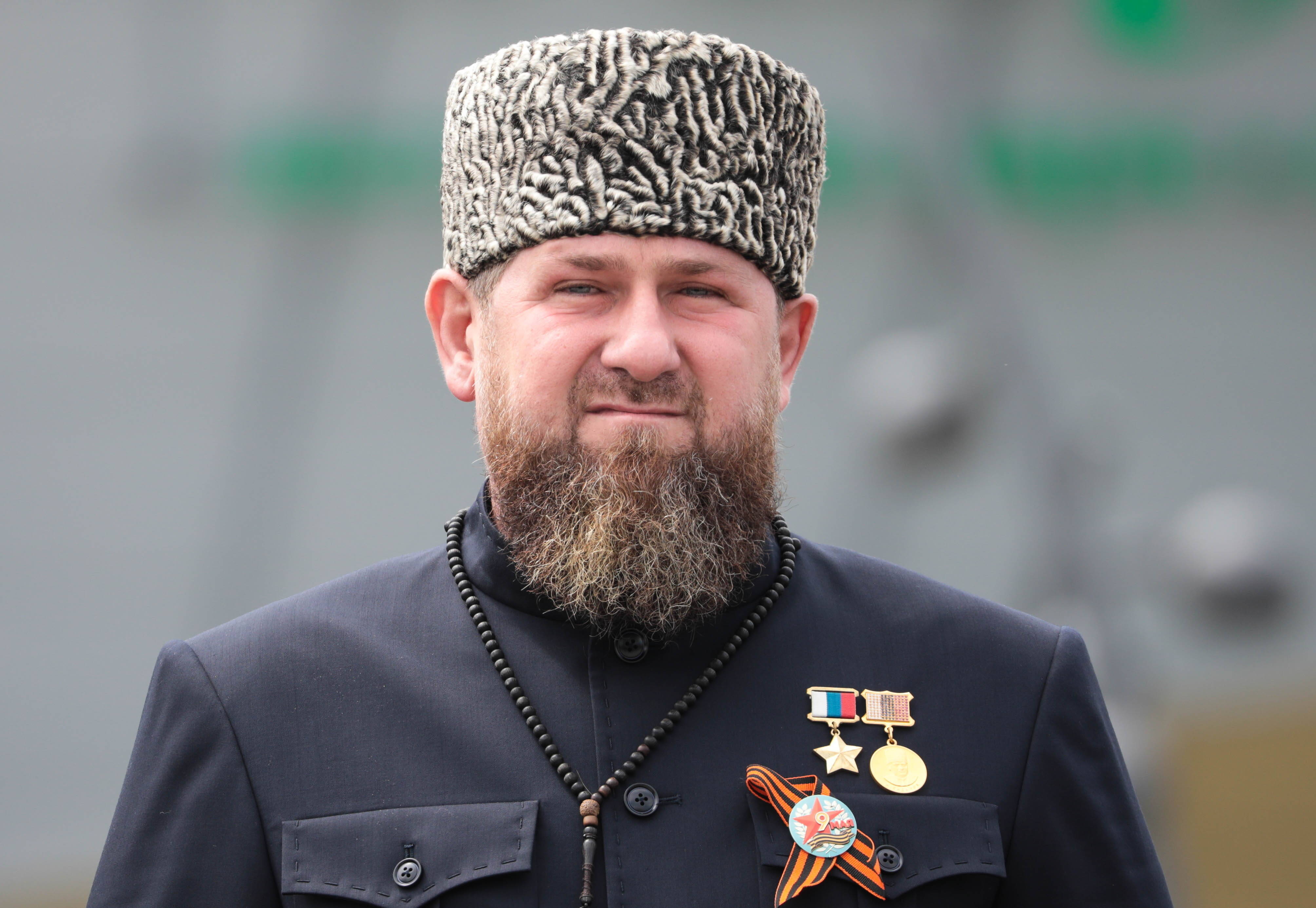 Kadyrow im Koma! Putins Bluthund in kritischer Verfassung - war es Putin selbst?