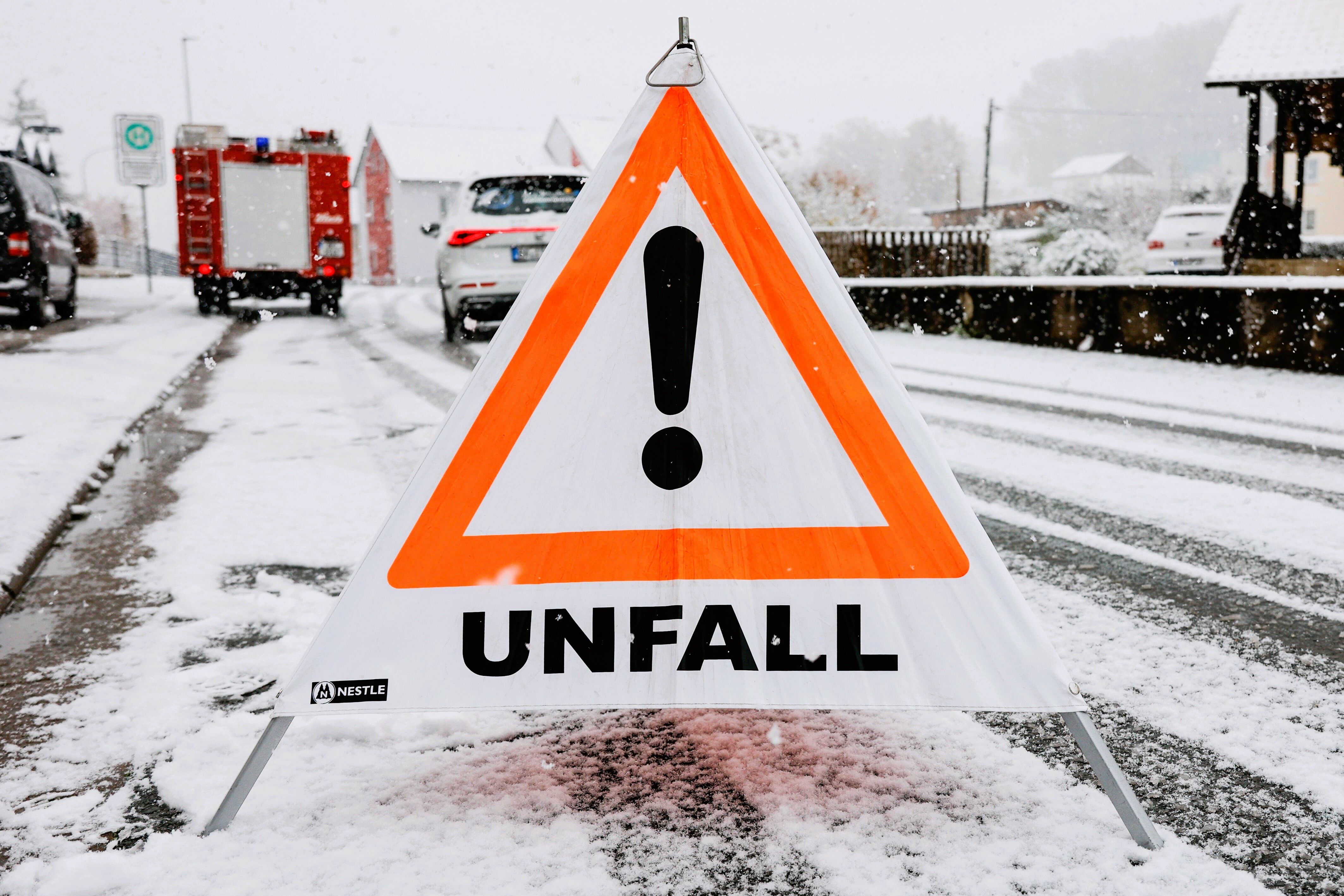 Skandinavische Kaltfront rollt auf uns zu! Meteorologen warnen vor Blitzeis und Schnee!